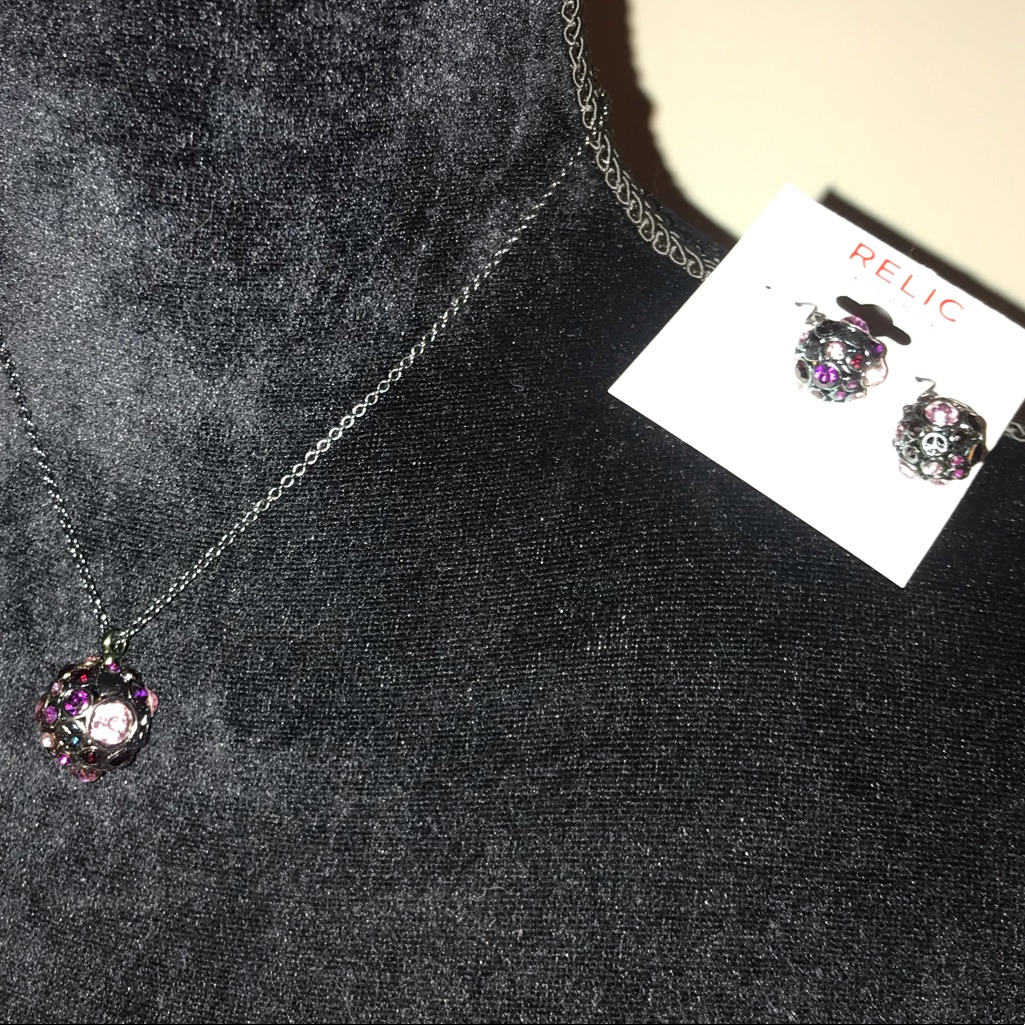 2 For 15 Relic Earring And Necklace Set 10$